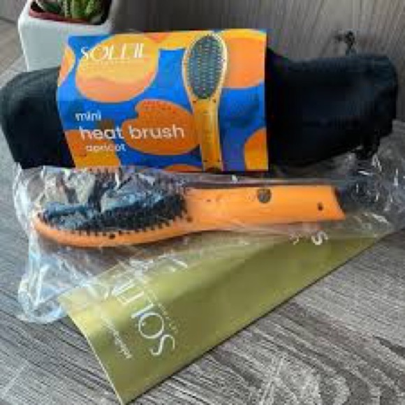 Soleil Mini Heat Brush in Apricot - Picture 2 of 7